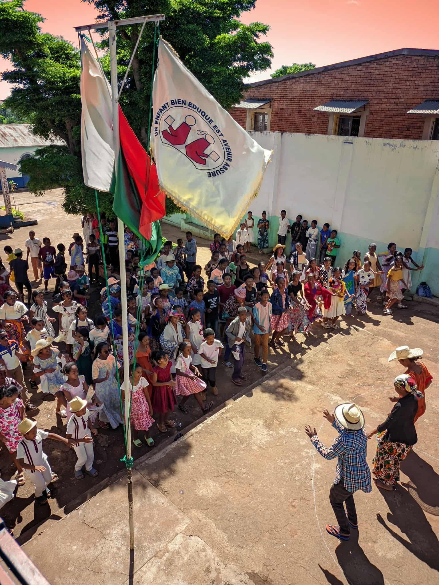 Cérémonie scolaire Henitsoa